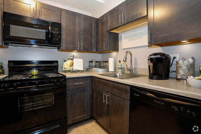 Newly Renovated Kitchen - Gateway at The Greene Apartments