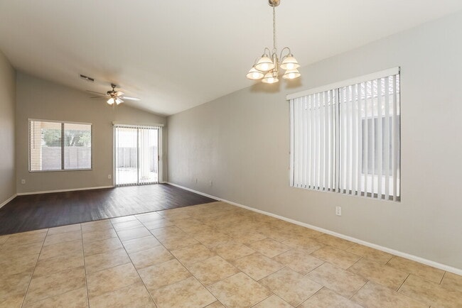 Photo - 1069 E Nardini St