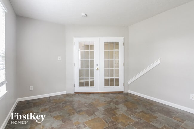 Photo - 1456 Monitor Way