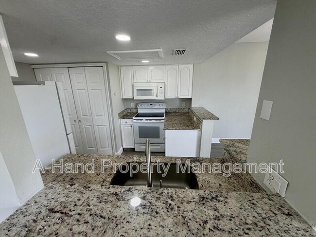 Photo - 1334 Washington Palm Loop Unit A