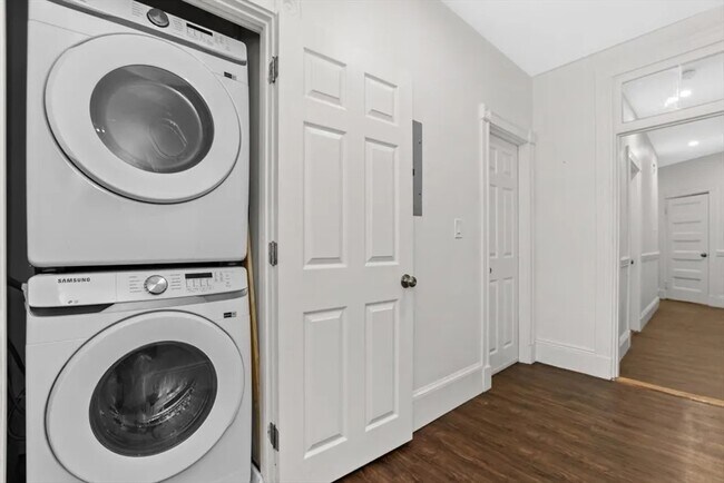 868 Huntington Ave Unit 3