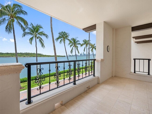 2425 Fisher Island Dr Unit 5205
