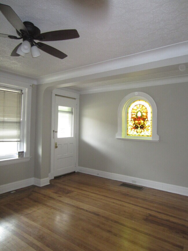 Photo - 571-573 Howell Unit Howell #1