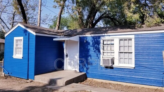 Building Photo - 2405 27th St