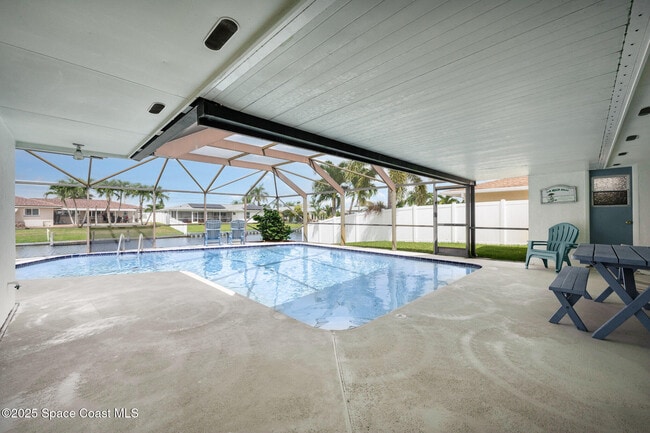 Photo - 419 St Georges Ct