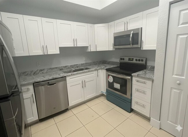 Photo - 2801 Riverside Dr Unit 204