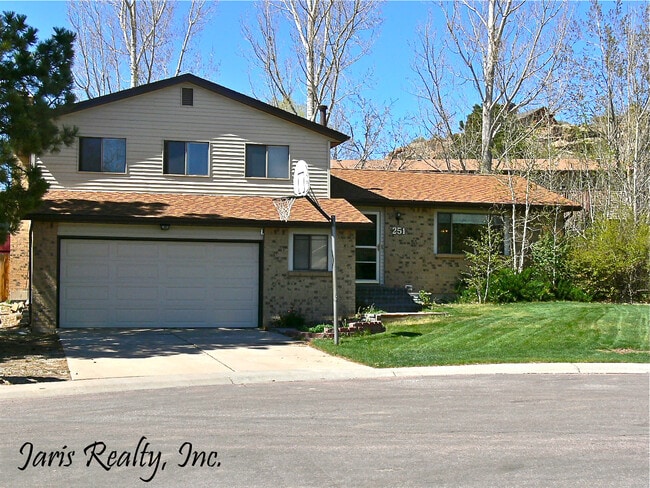 Building Photo - Charming Cul-De-Sac Home Near Downtown Castle Rock. Fantastic Fenced Backyard!
