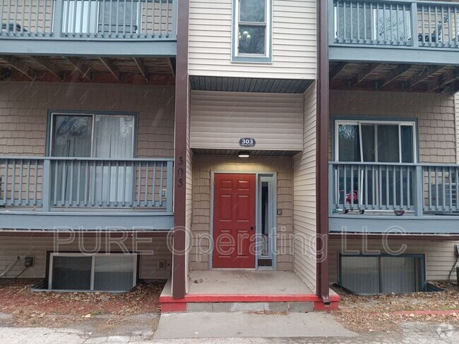 Building Photo - 301 Ebaugh St Unit 301-7 Rental