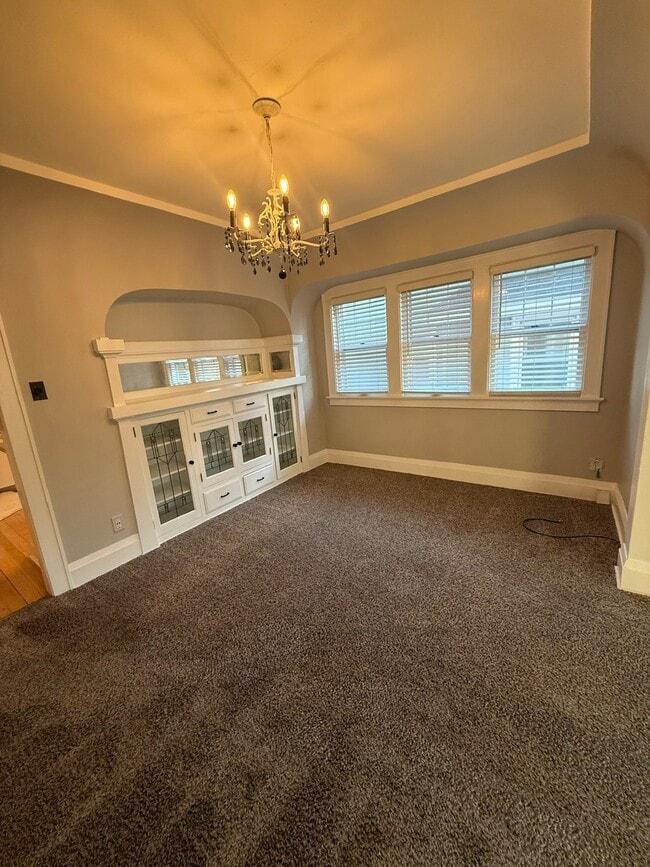 Dinning Room - 2152 N 63rd St