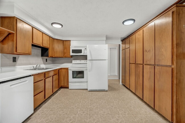 235 Finson Rd