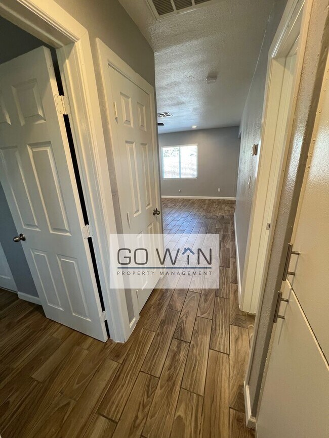 Photo - 825 N 10th Ave Unidad 4