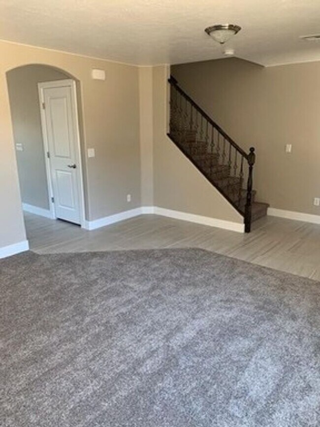 Photo - Desert Hills Gem