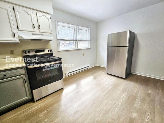 Photo - 12806 N Cresap St Unit f