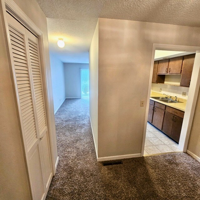 Photo - 906 E Harding Dr