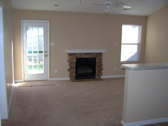 Photo - 2 bed, 2 bath, 1 car garage ranch style townhouse in Halls/Fountain City area