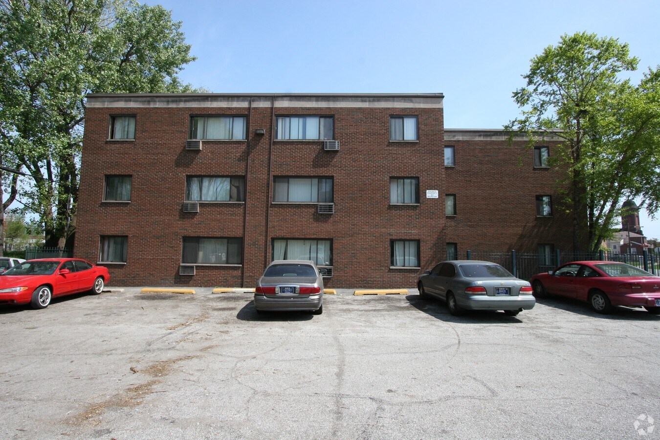 Photo - 3433-3583 Guthrie St