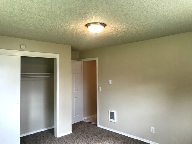 Photo - 334 S 3rd St