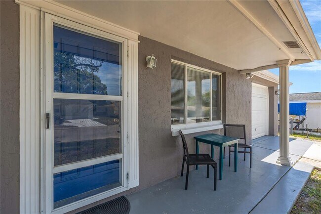 Photo - 7804 Niagara Dr