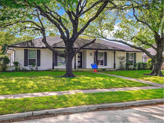 Photo - 900 Westminster Dr