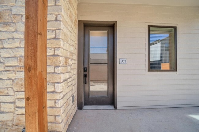 Building Photo - 1601 Mustang Dr Rental
