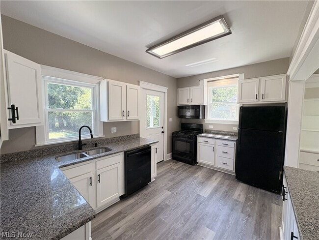 Photo - 2049 West Blvd