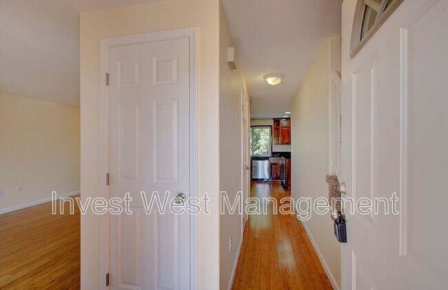 Photo - 3803 SE Sunrise Dr