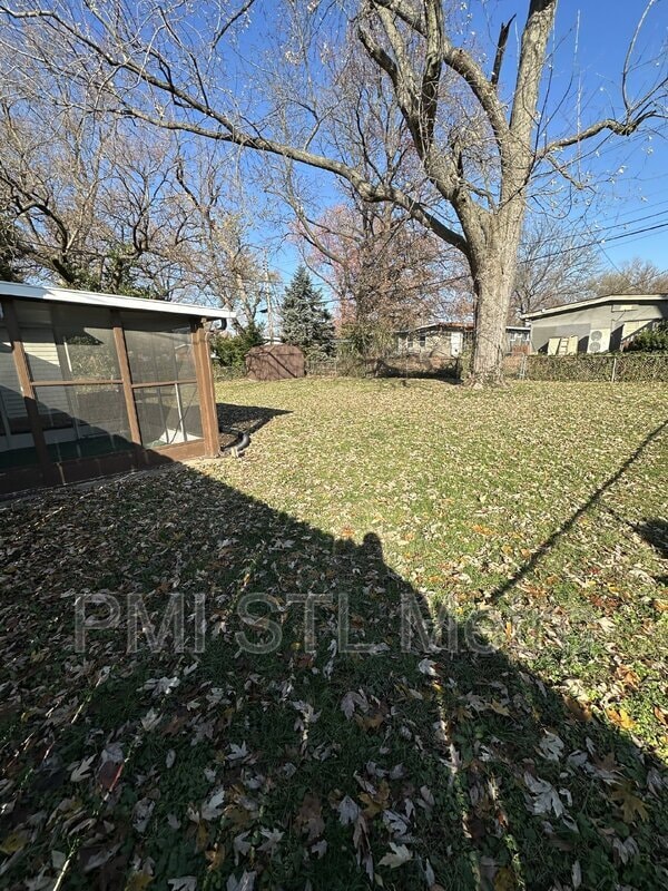 Photo - 8439 Alder Ave