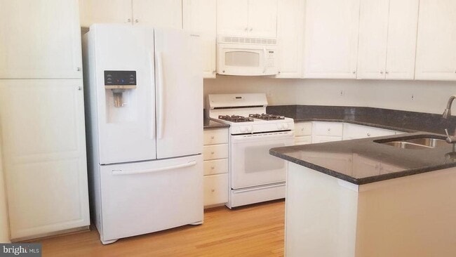 Photo - 9609 Athens Pl