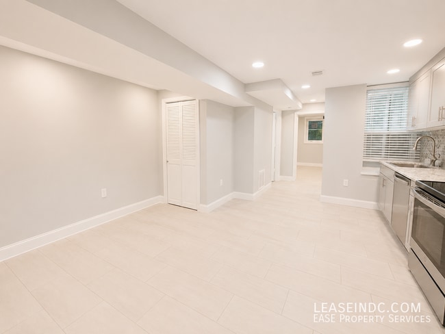 Photo - 55 Quincy Pl NW Unidad #B
