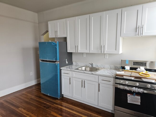 7933 Myrtle Ave Unit 2R