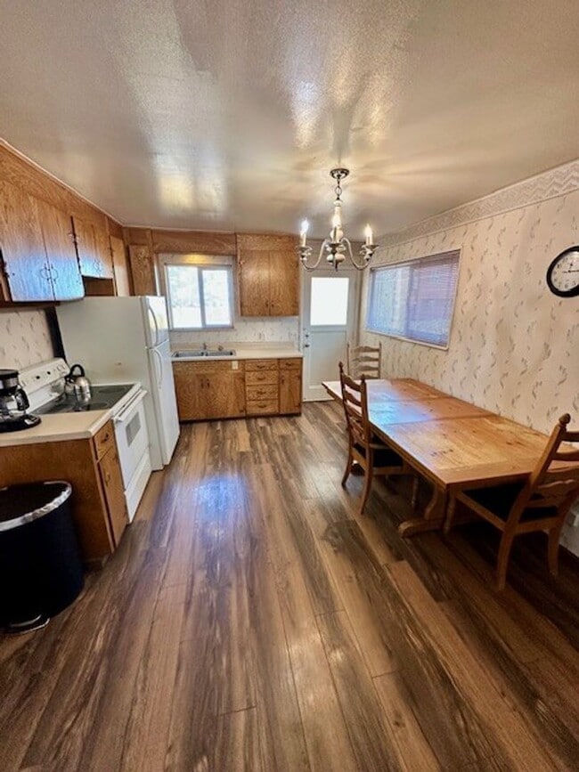 Photo - 3Bd 1Ba home available for a longterm lease!  Call and inquire today!