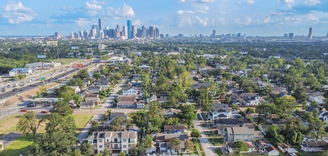 Photo - 738 Redwing Pl Dr