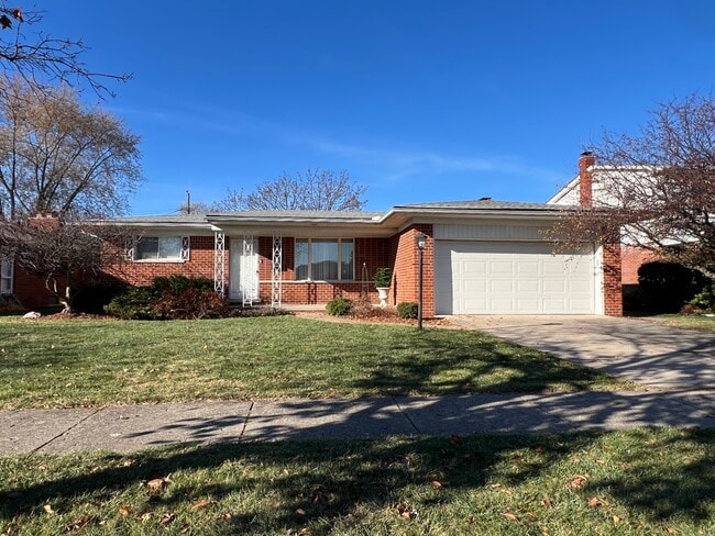 Building Photo - 30541 McGrath Dr