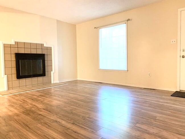 Photo - 1700 Choate Pl Unidad C