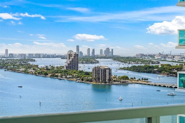 Building Photo - 1900 N Bayshore Dr Unit 2503 Rental