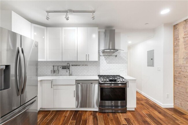 Photo - 197 Humboldt St Unit 1