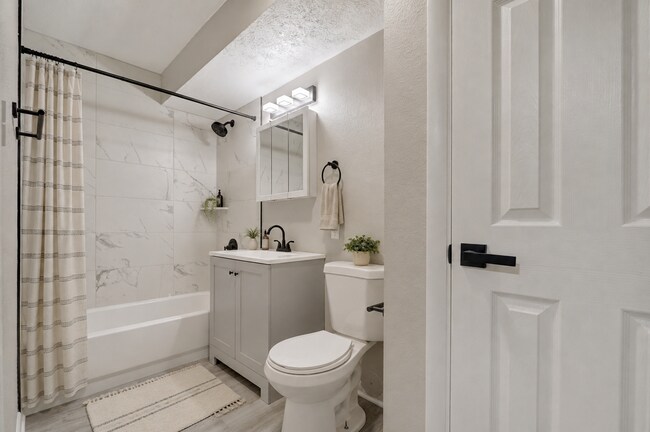 Photo - Lakeview Apartments