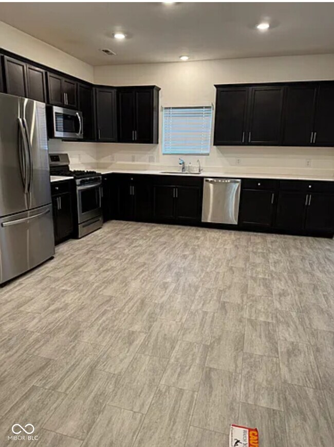 Photo - 10201 Meadow Path Ln