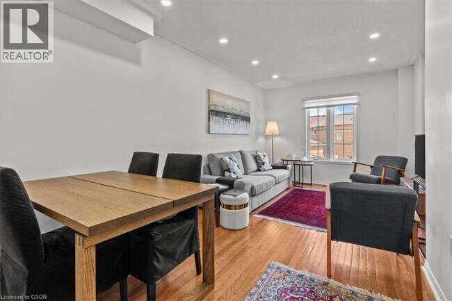 Photo - 373 Fairgate Way