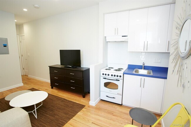 Photo - 215 E Broadway Unit 5E