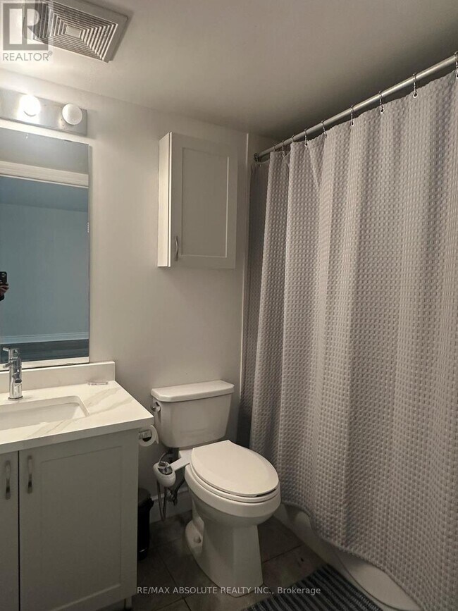 Photo - 234 Rideau St Unit 506