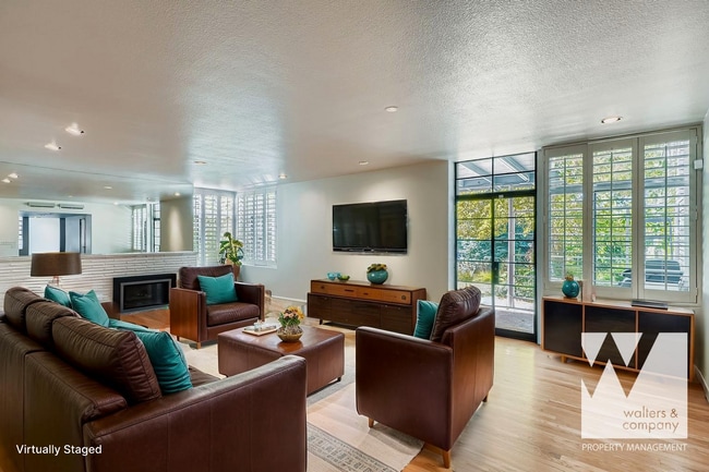 Photo - 701 S Milwaukee St