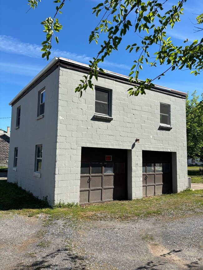 Photo - 287 N Locust Point Rd Unit Apt