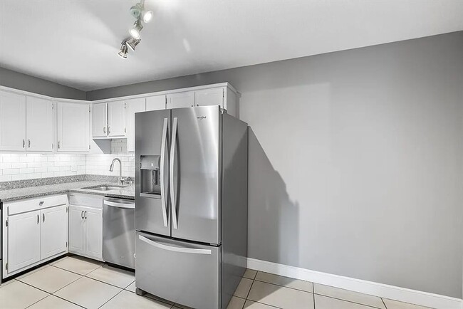 Photo - 11 Cogswell Ave