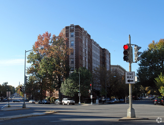 Wakefield Hall - Wakefield Hall Apartments