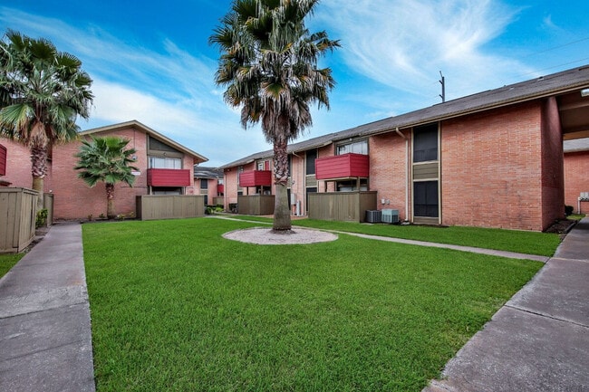 Photo - Pelican Pointe