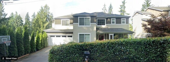 Building Photo - 903 207th Ave NE