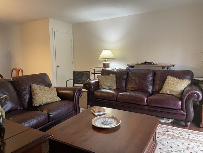 Photo - 161 Highwood Dr