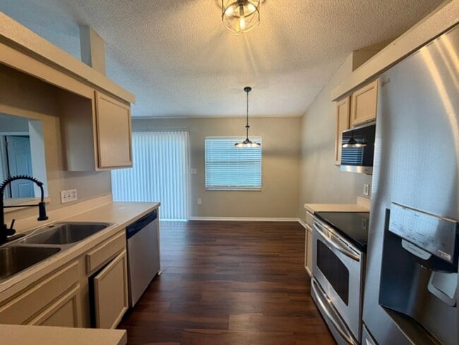 Photo - 3175 Victoria Dr