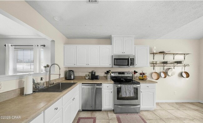 Photo - 1720 Everitt Ave